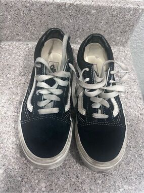 Vans Kids Black and White Old Skool Sneakers